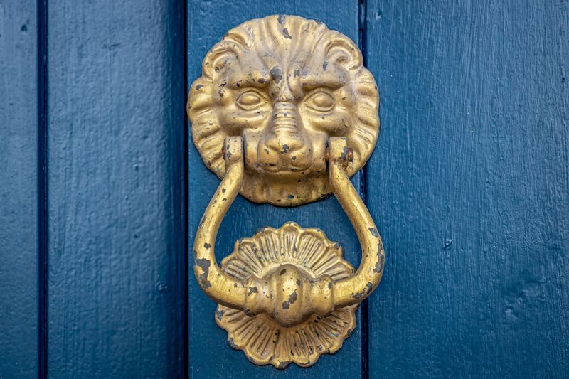 Property photo 3 of 19 .