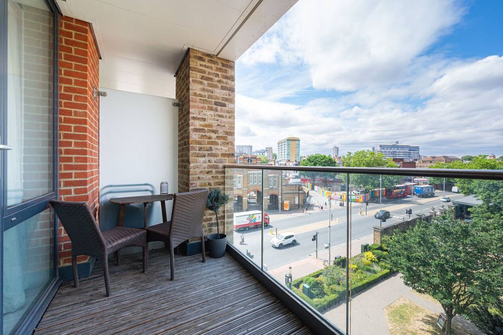 Property photo 3 of 8