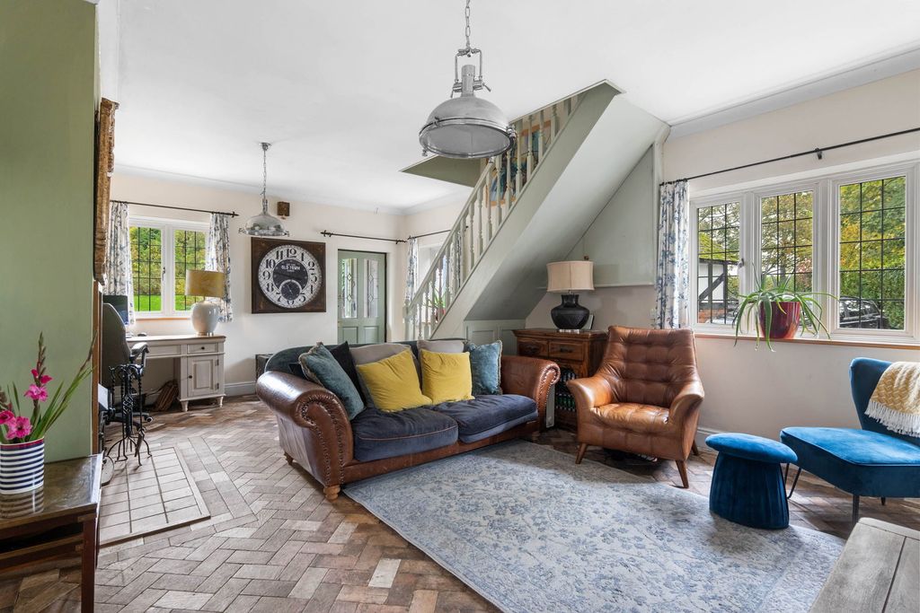 Property photo 2 of 23