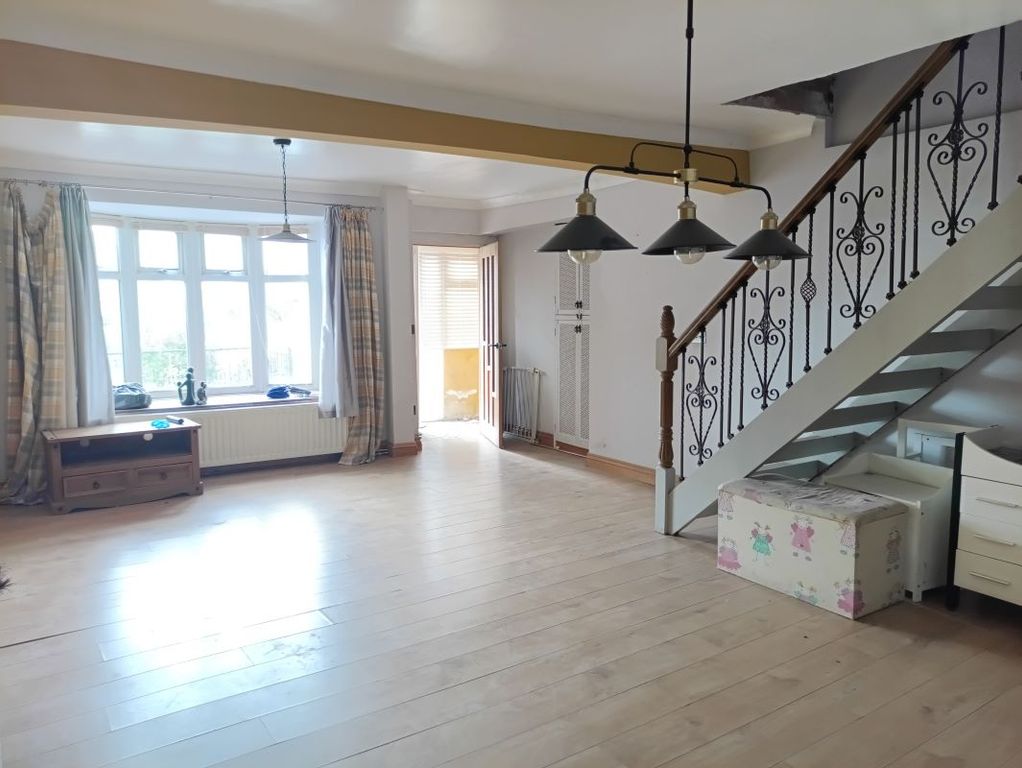 Property photo 3 of 22