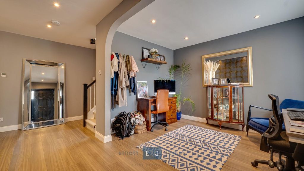 Property photo 3 of 38