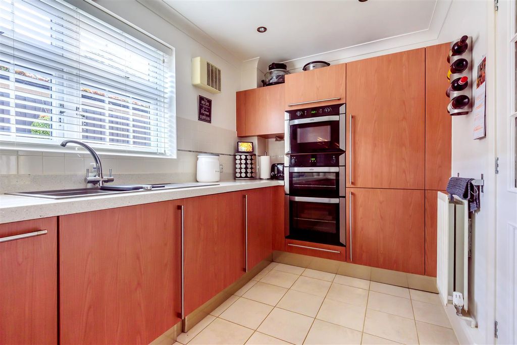 Property photo 3 of 29
