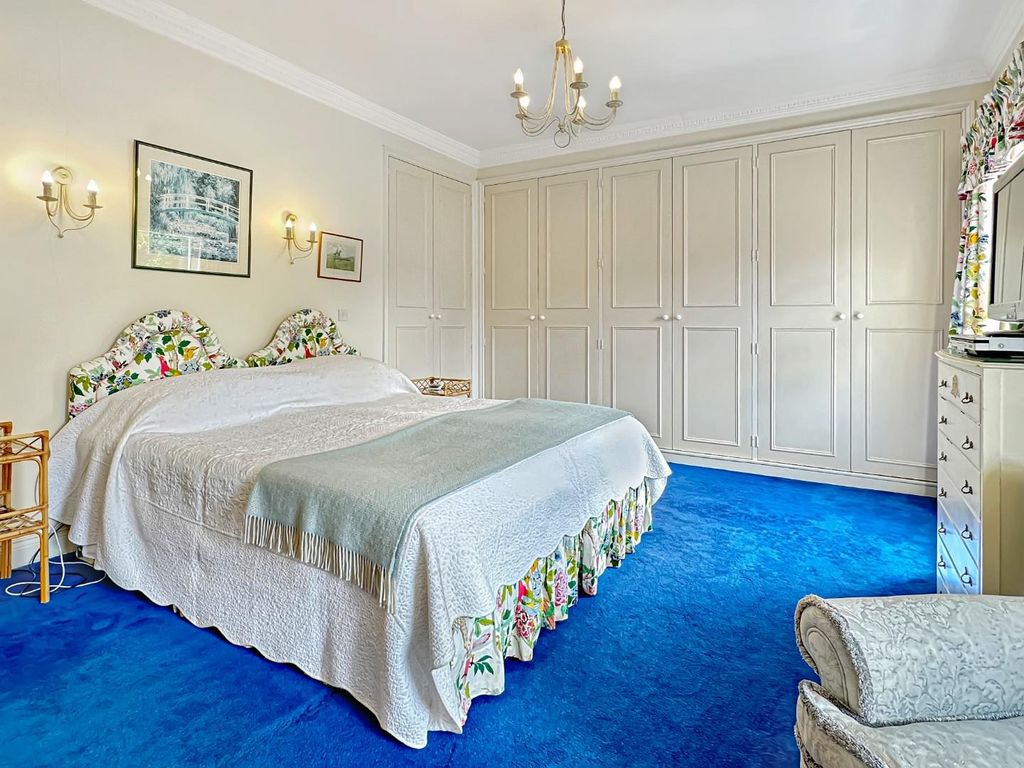 Additional image 8 of 5 bed detached house for saleSt. Marys Square, Newmarket CB8
