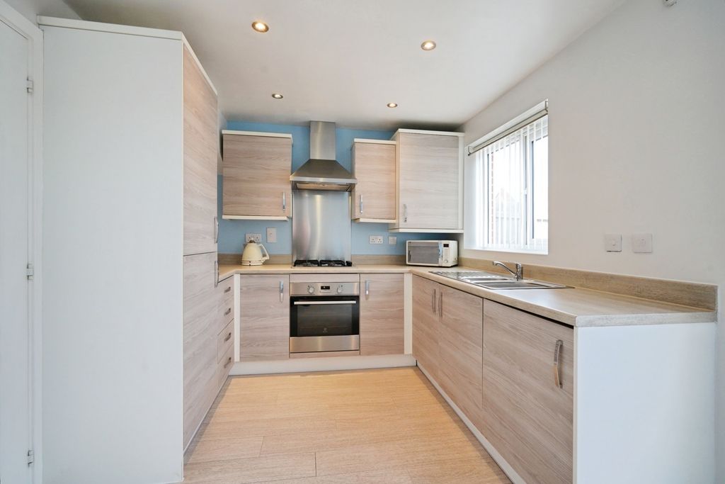 Property photo 3 of 19 Kitchen/Diner