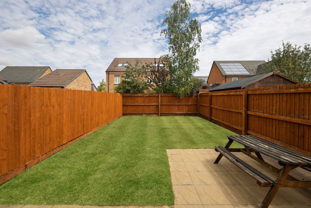 Property photo 2 of 34