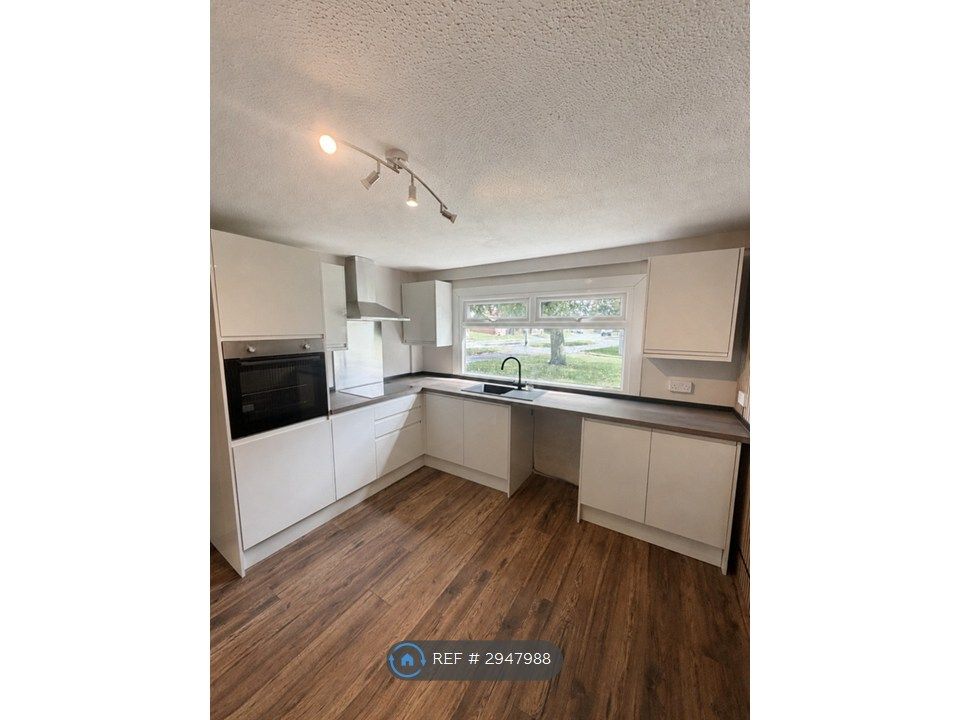 Property photo 2 of 15 Kitchen