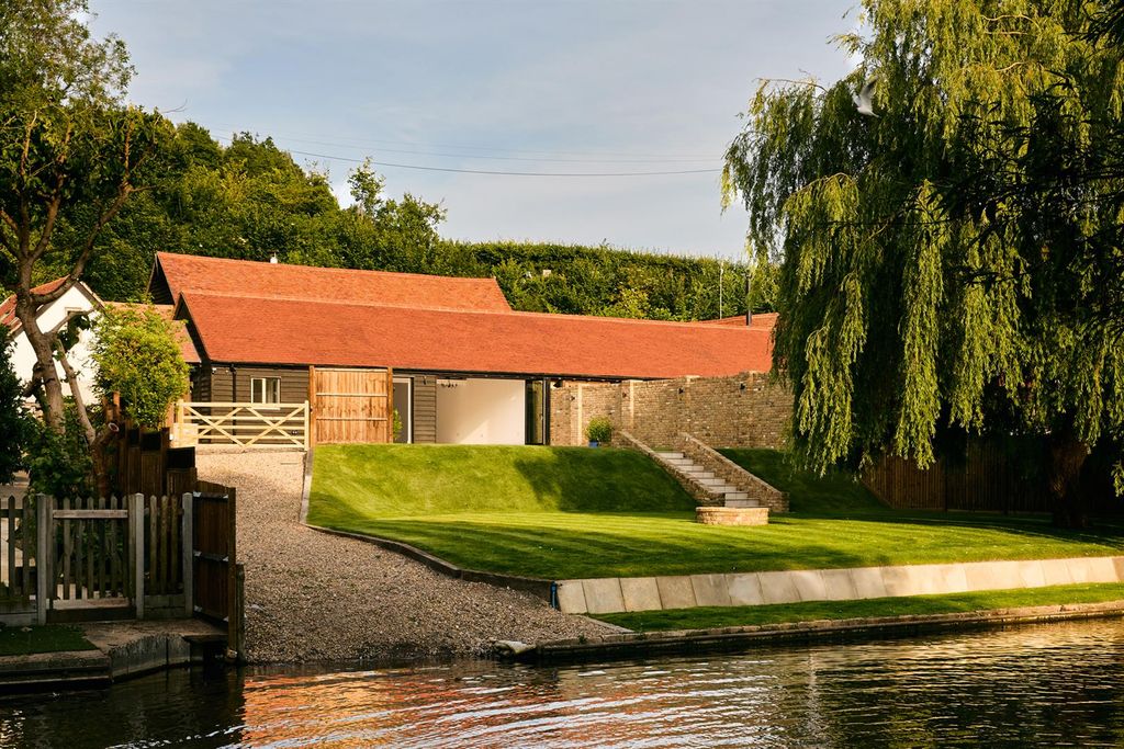 Property photo 1 of 55