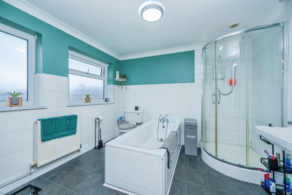 Property photo 3 of 25 Pbox-Img.Jpg