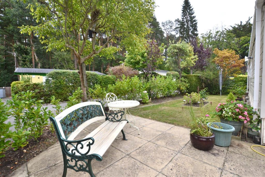 Property photo 2 of 14 Garden.Jpg