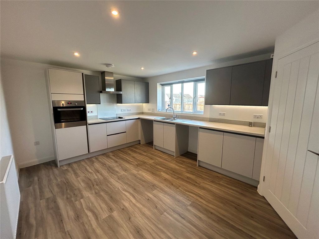 Property photo 2 of 10 Picture No. 08