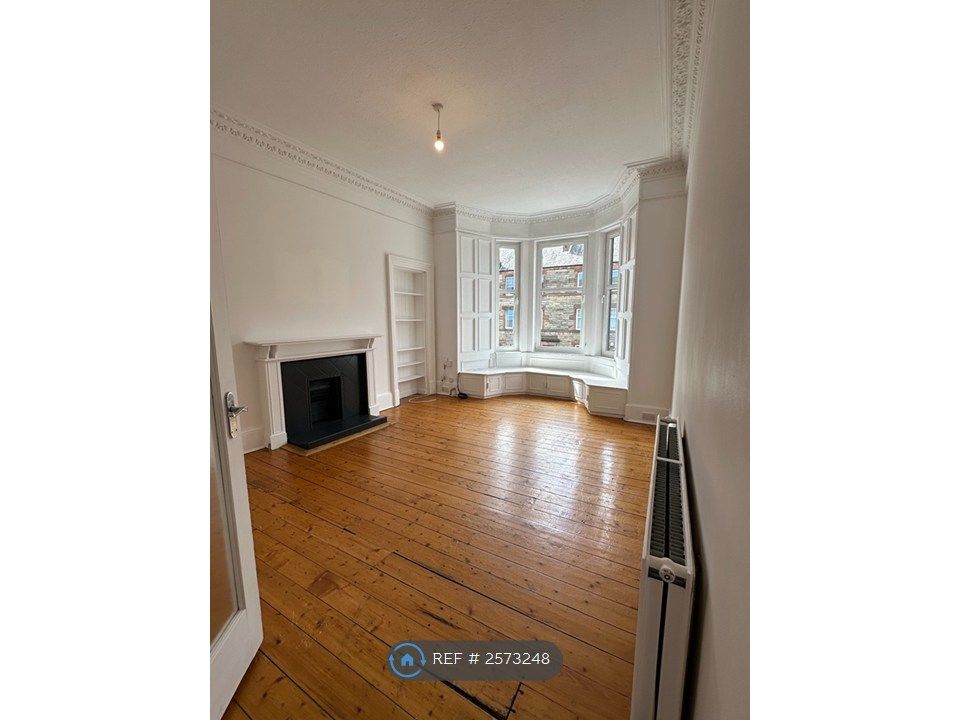 Property photo 1 of 8 Sitting Room