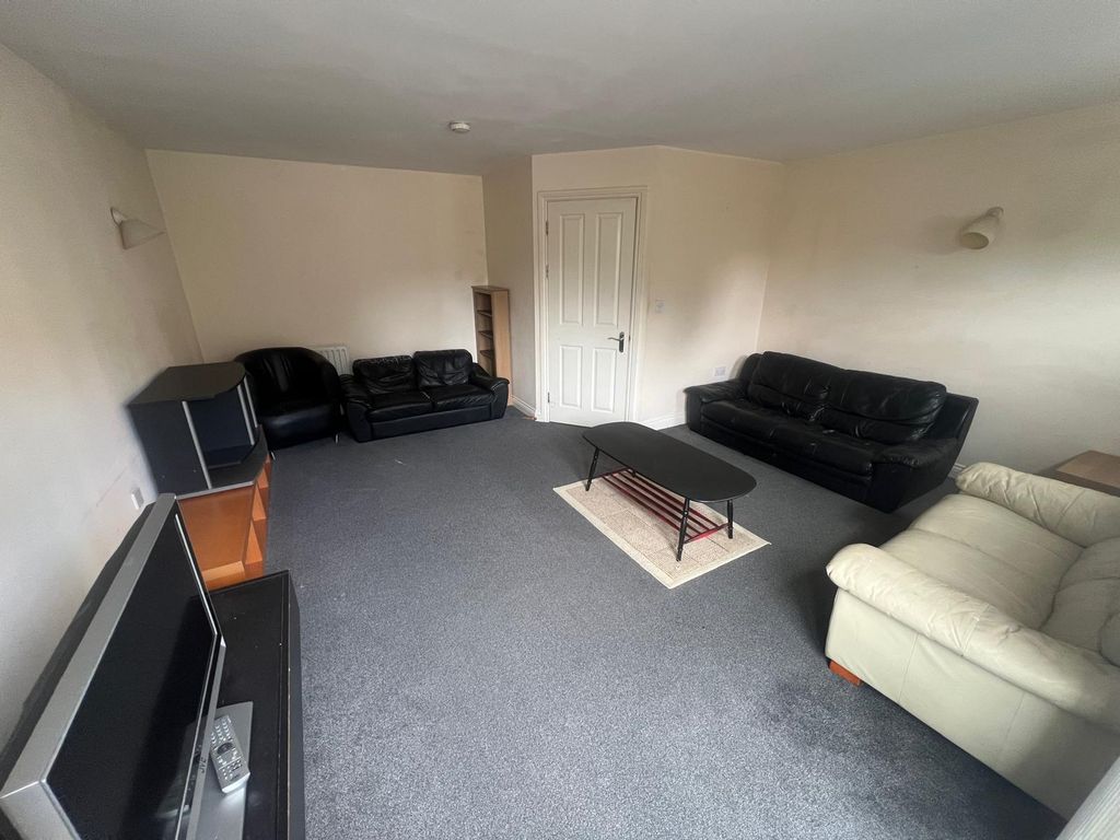 Property photo 3 of 13 Images