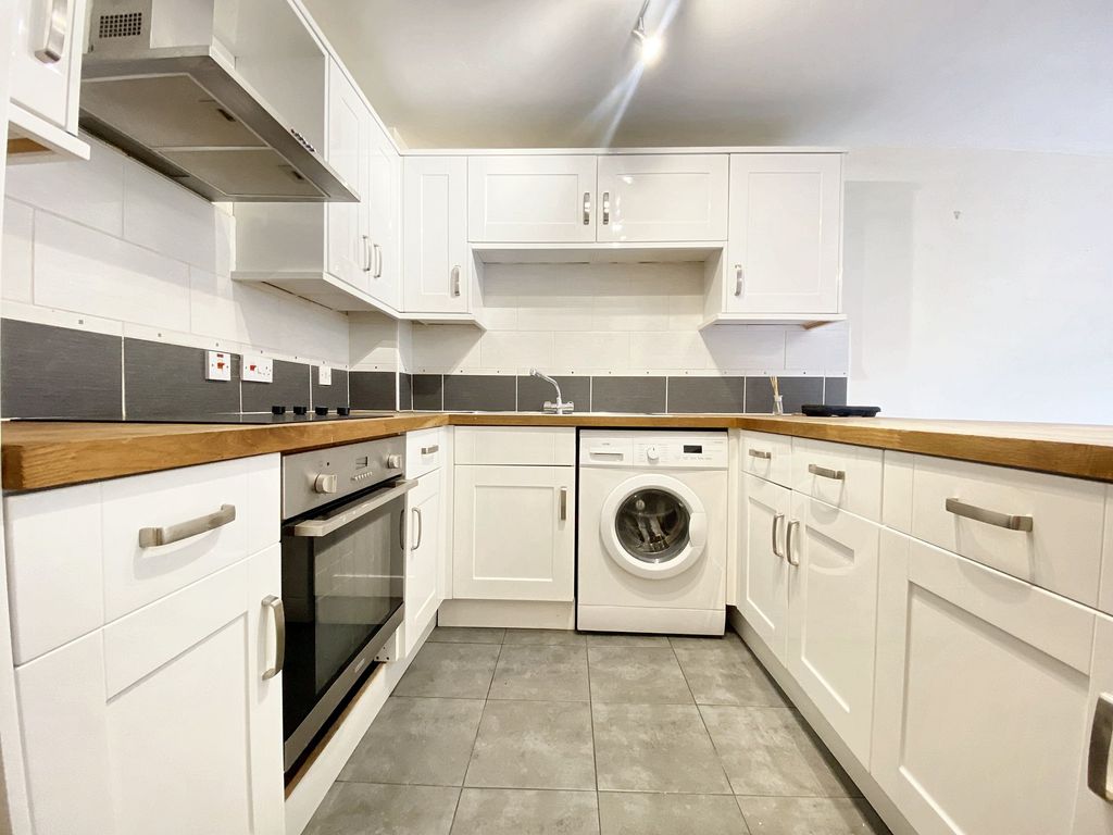 Property photo 2 of 6