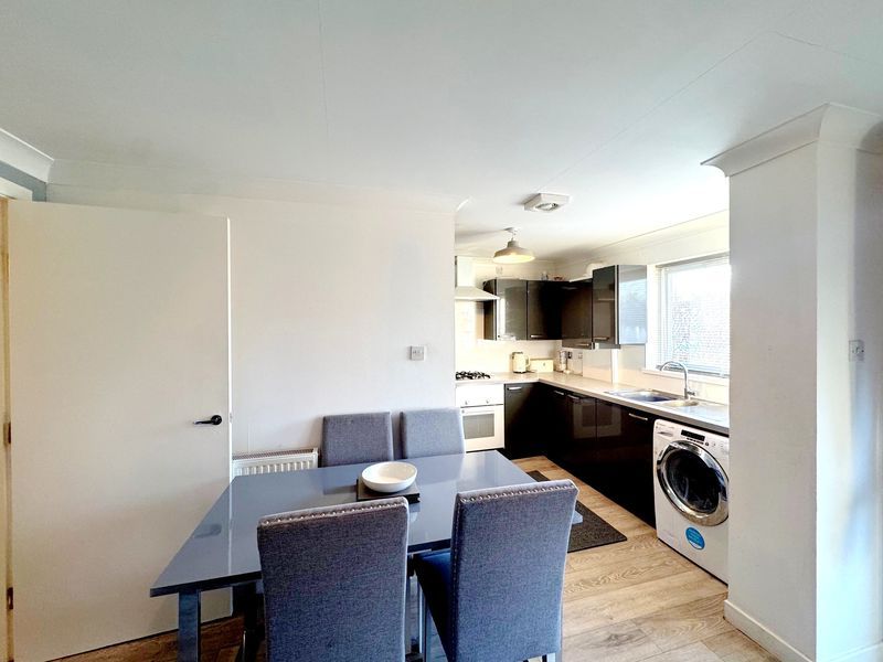 Property photo 3 of 10 Photo 4