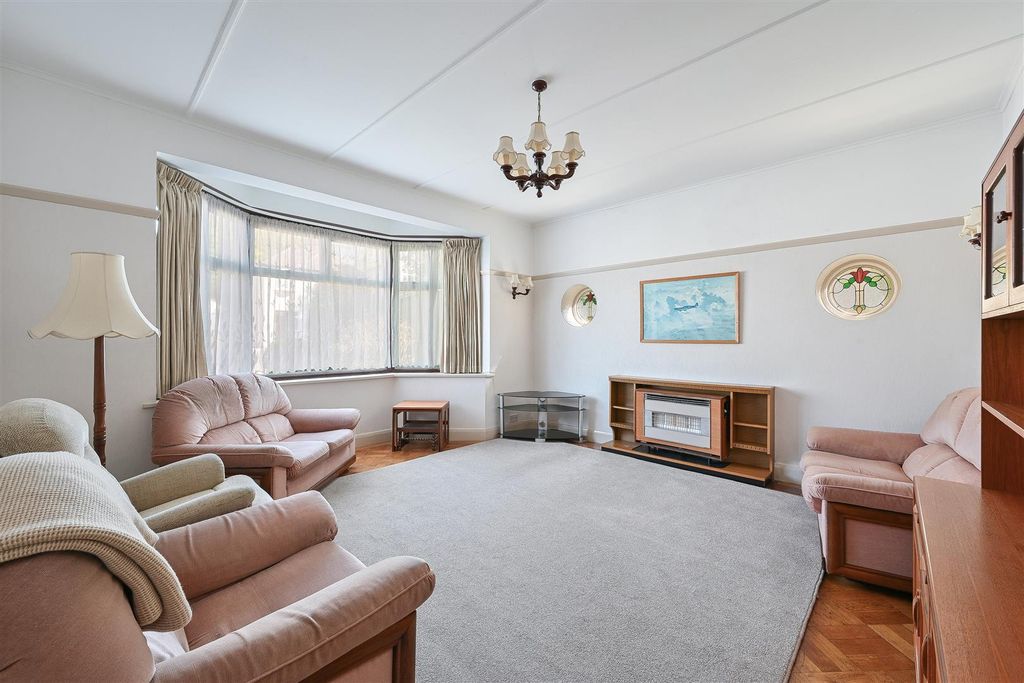 Property photo 2 of 19 Greenhayes Avenue (1).Jpg