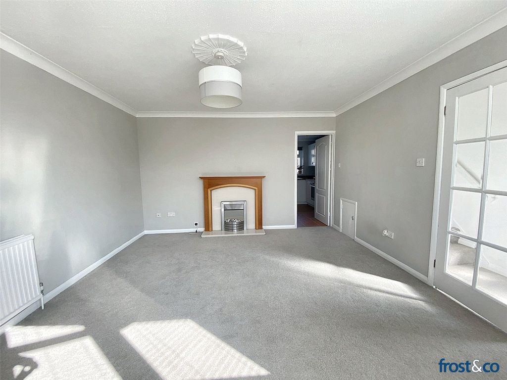 Property photo 2 of 20 Lounge