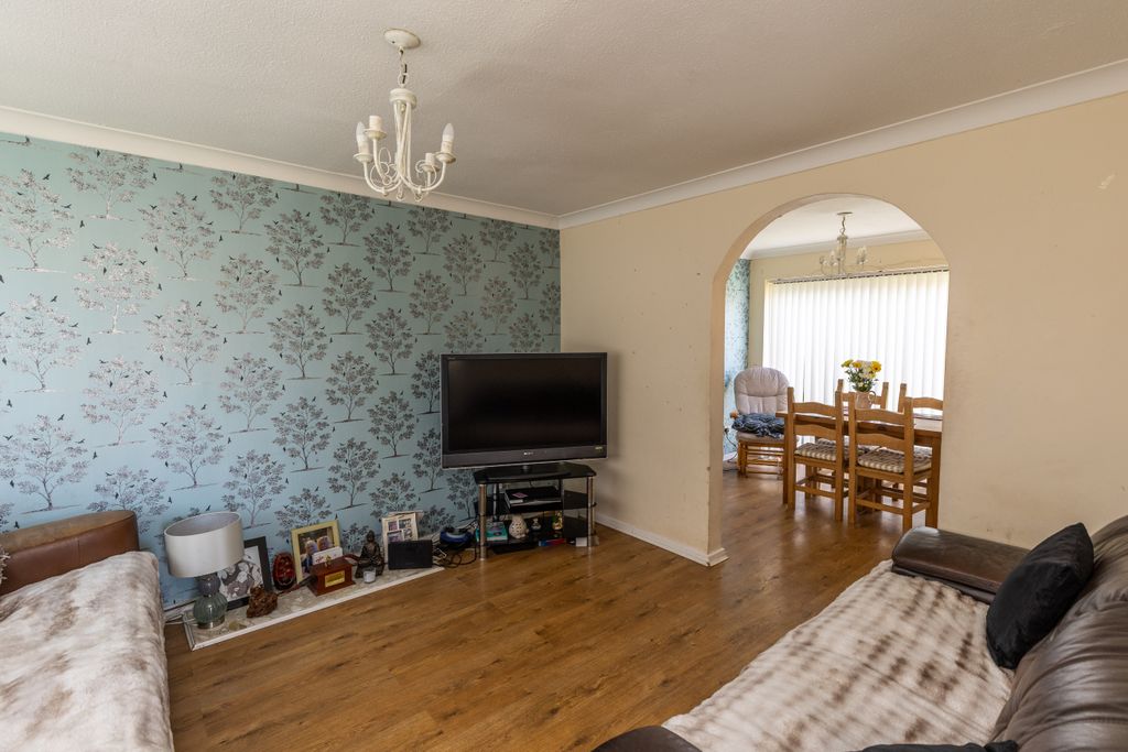 Property photo 3 of 15 7