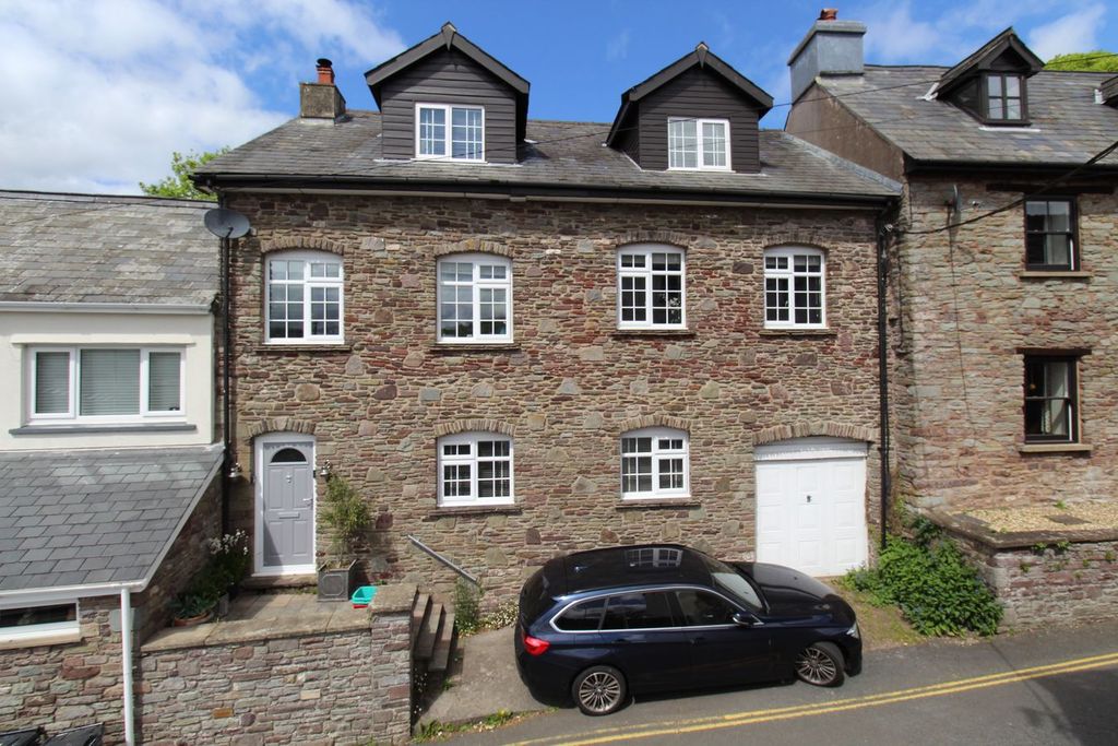 Property photo 1 of 27