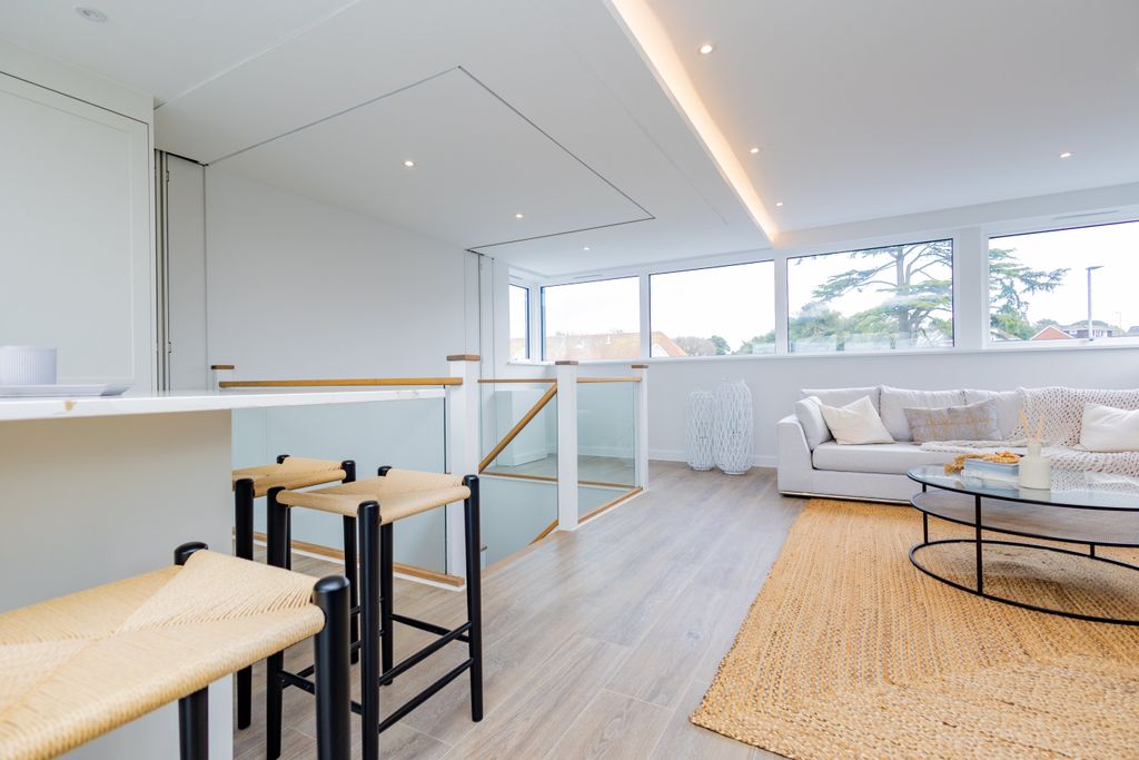 Additional image 8 of 4 bed detached house to rent302 Sandbanks Road, Lilliput, Poole BH14