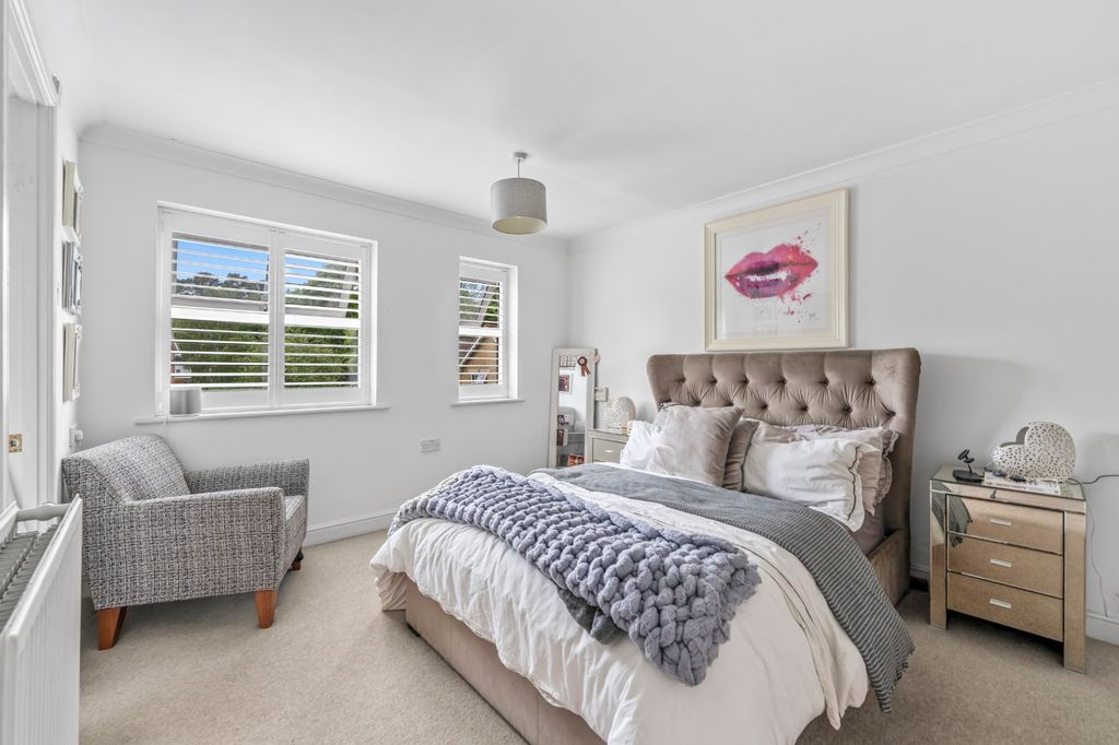 Additional image 17 of 6 bed detached house for saleRoyal Oak Drive, Crowthorne, Berkshire RG45