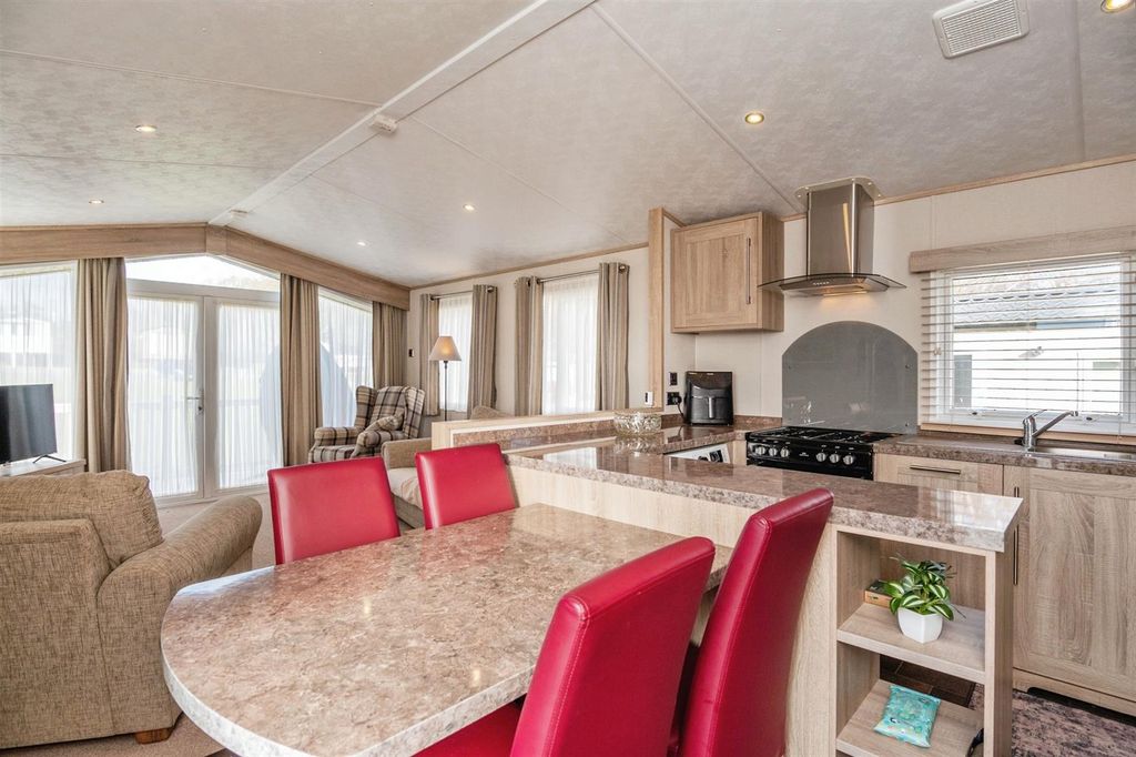 Property photo 2 of 16 Mal3082033.Jpg