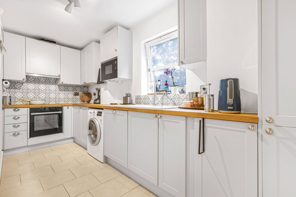 Property photo 2 of 23 Kitchen