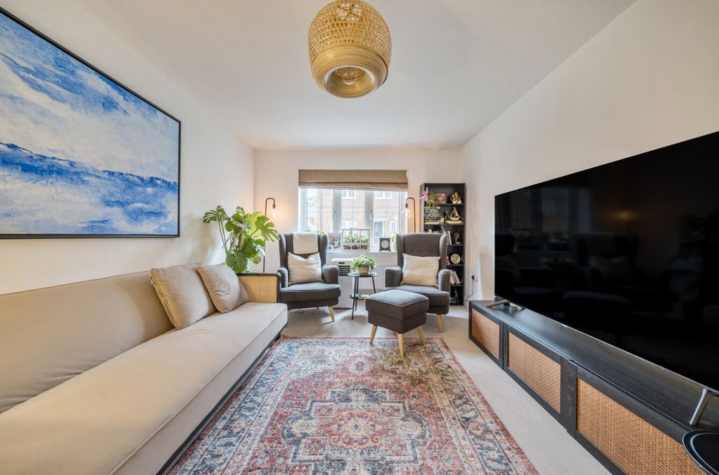 Property photo 2 of 18 1343759-8-68Ada70...