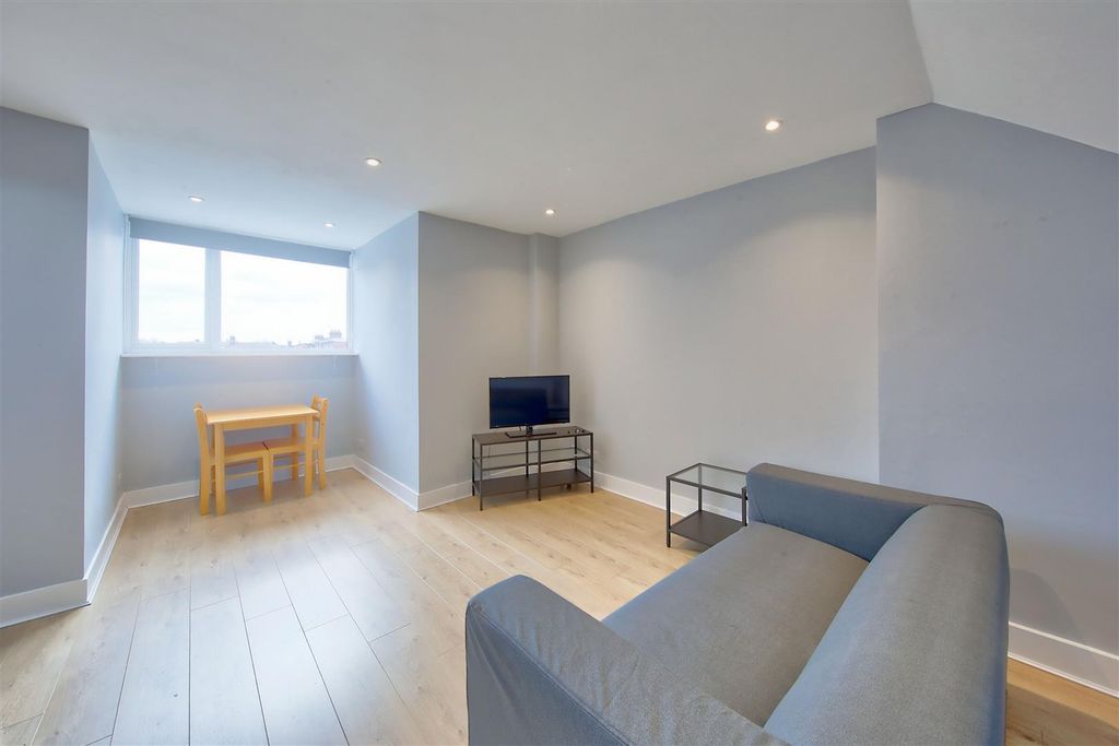 Property photo 3 of 9 55__Magdalen_Road_Image8_16118_4.Jpg