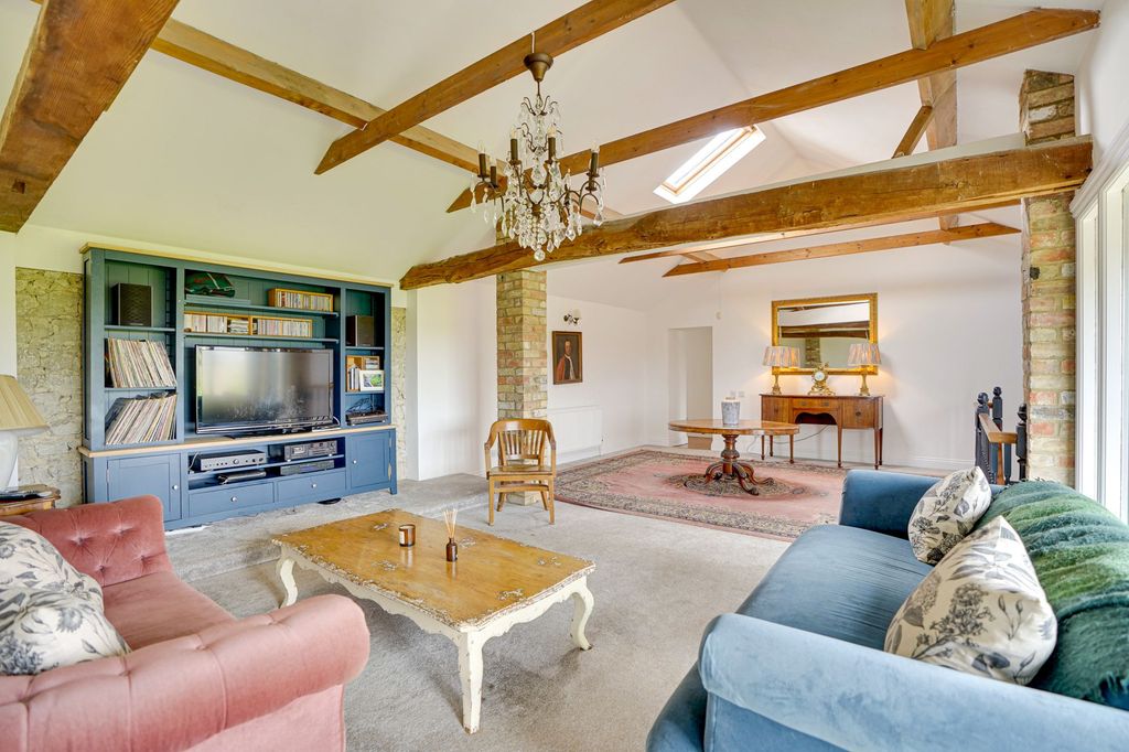 Property photo 3 of 22