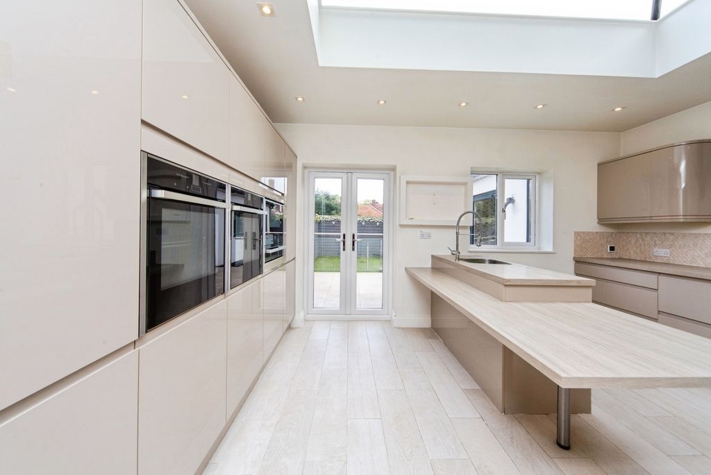 Property photo 3 of 21 Pbox-Img.Jpg