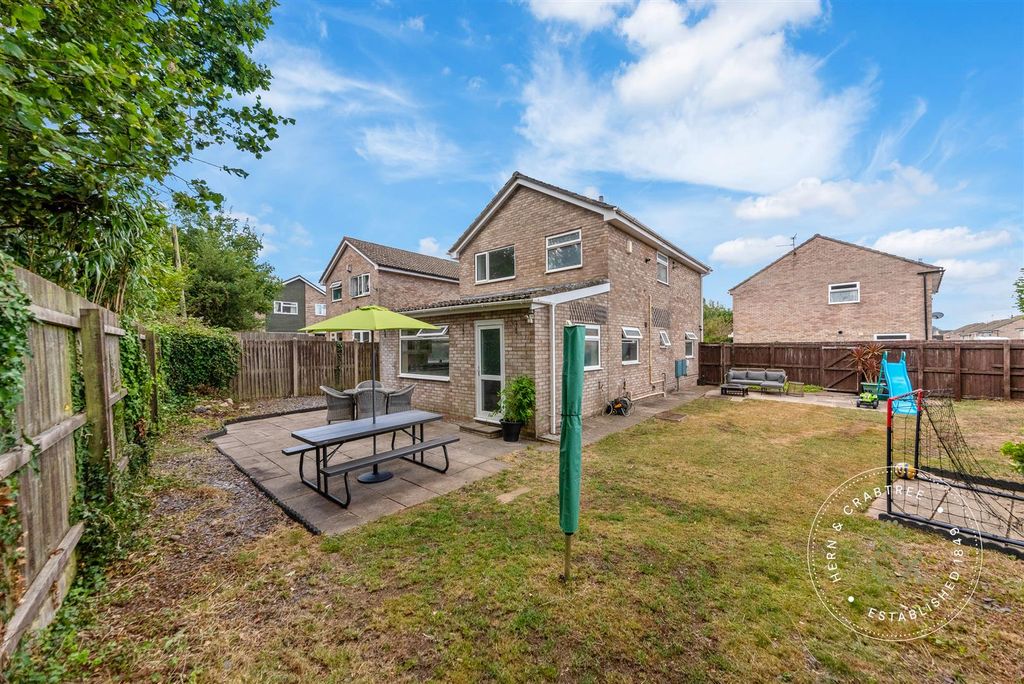 3 bed detached house for saleHughs Close, Danescourt, Cardiff CF5