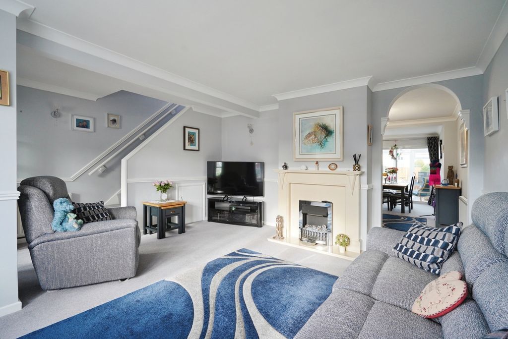 Property photo 3 of 18 Pbox-Img.Jpg