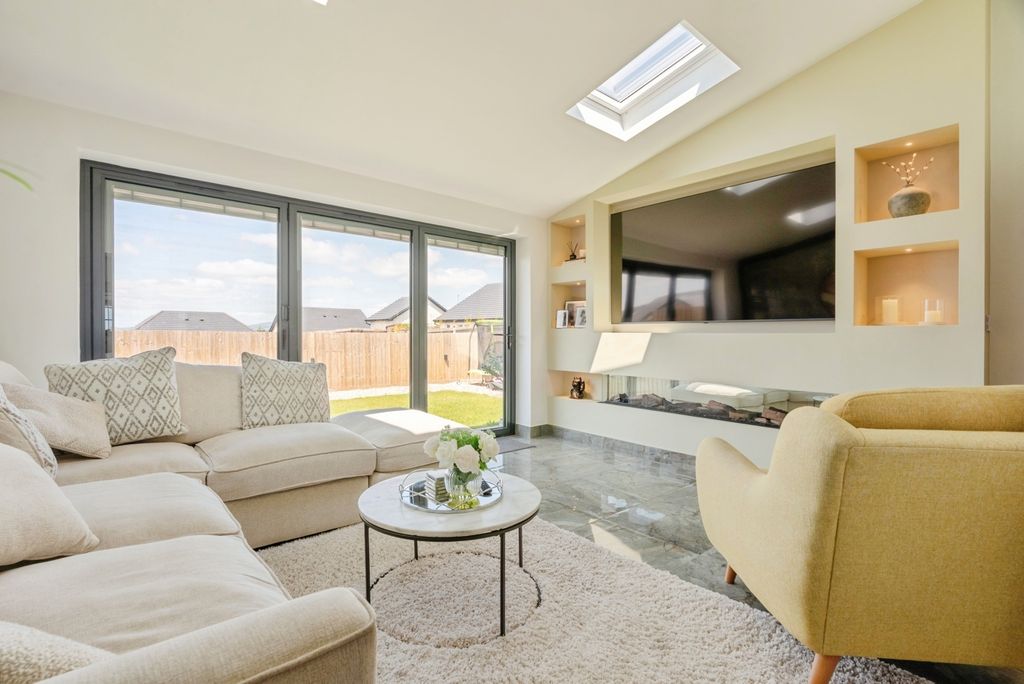Property photo 2 of 29 Pbox-Img.Jpg