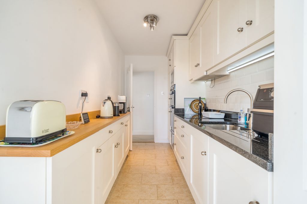 Property photo 3 of 18 1349537-12-68c2B2Bc07d2A