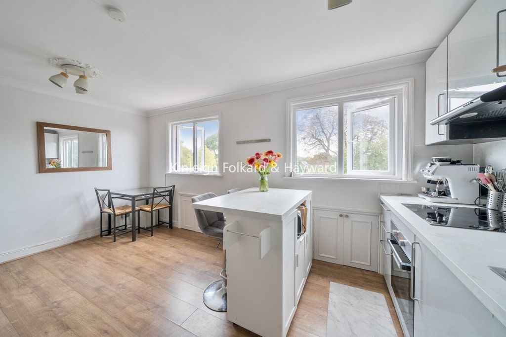 Property photo 1 of 9 Picture No. 18