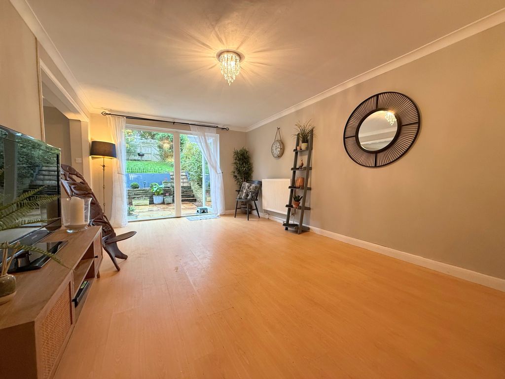 Property photo 2 of 12 Gallery