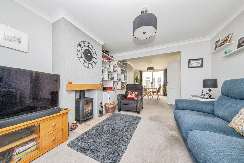 Property photo 2 of 18