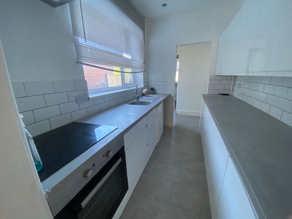 Property photo 1 of 6 Bedroom