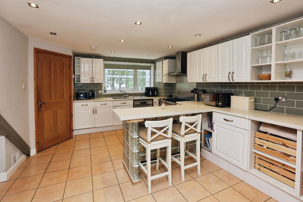 Property photo 2 of 18 Pbox-Img.Jpg