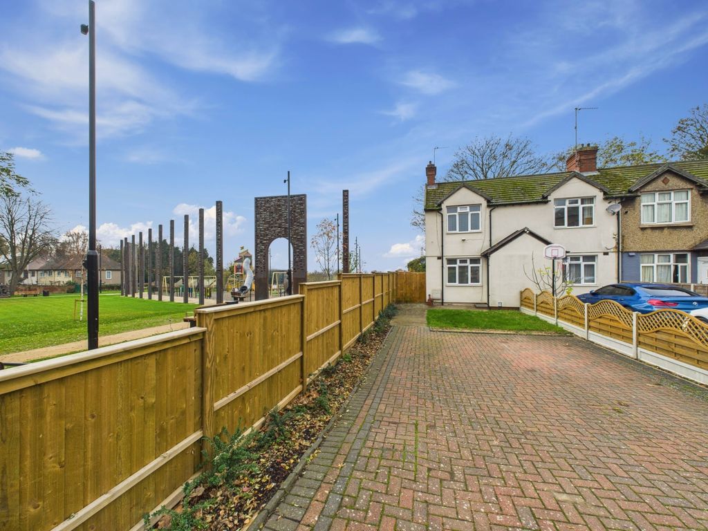 Property photo 2 of 15 1. Cam04922G0-Pr0084-Still026