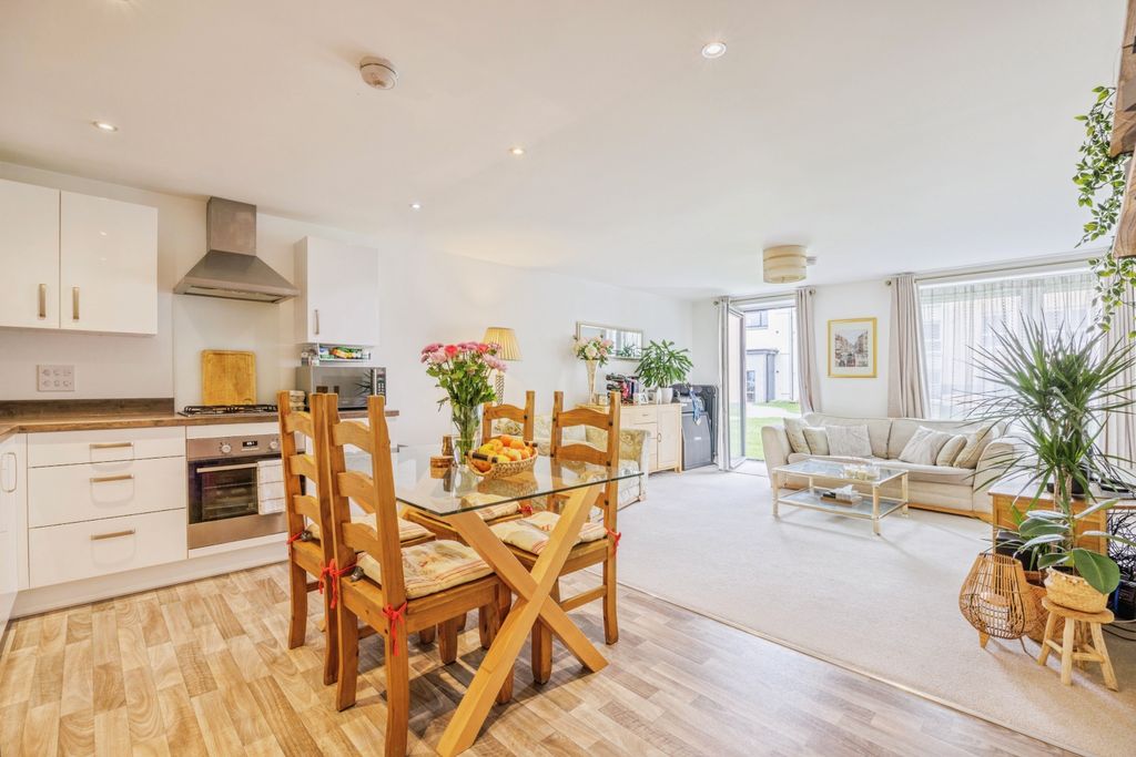 Property photo 2 of 15 Open Plan Living