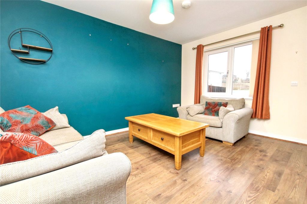 Property photo 3 of 11 Living Room (2)