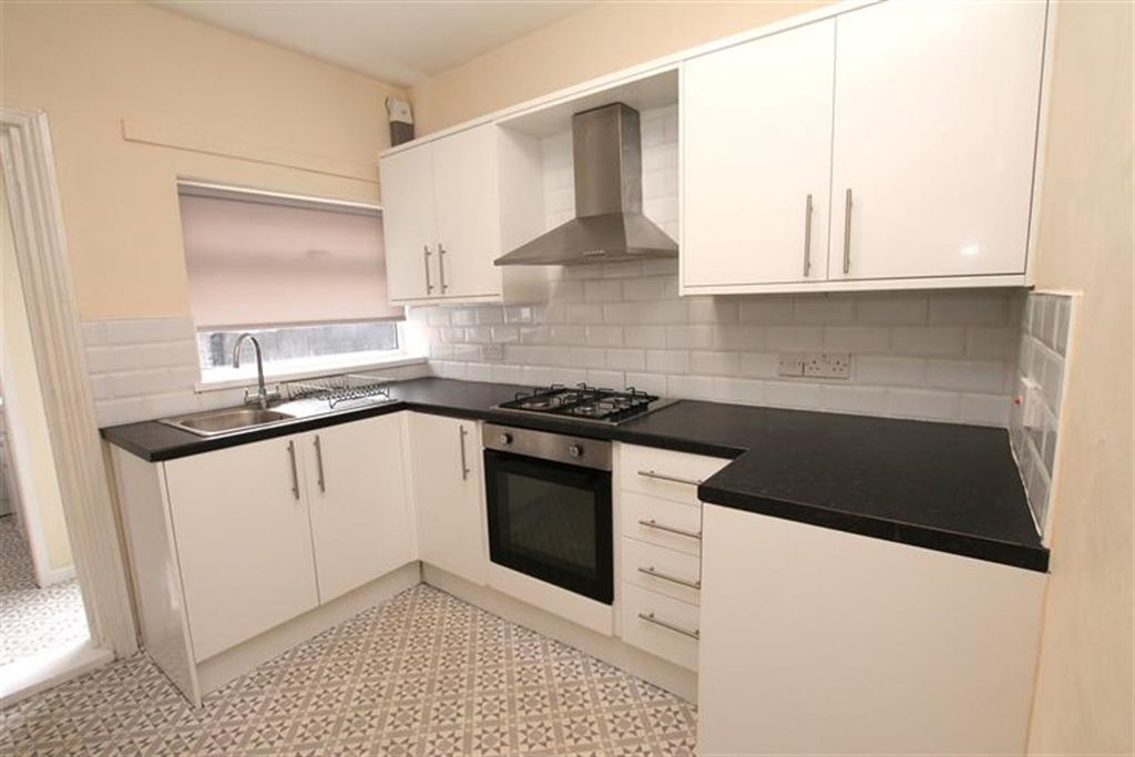 Property photo 2 of 20 Kitchen