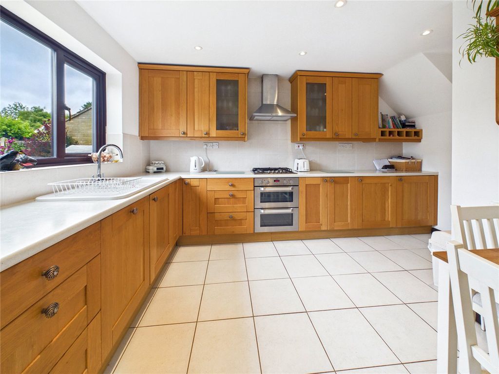 Property photo 3 of 15 Picture No. 12