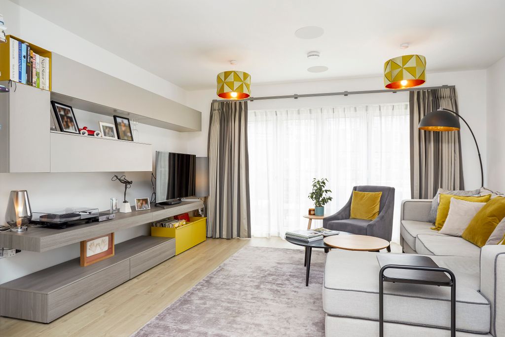 Property photo 2 of 9