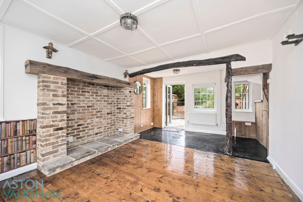 Property photo 2 of 14 Cedars Garden_Cedar Lodge_006.Jpg