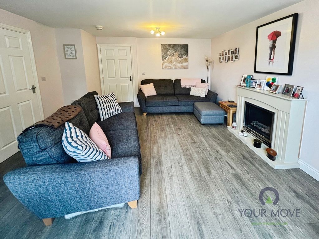 Property photo 3 of 11 Pbox-Img.Jpg