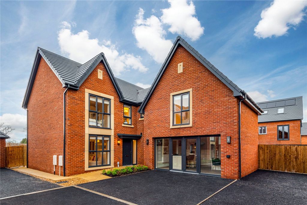 Property photo 1 of 20 Picture No. 14