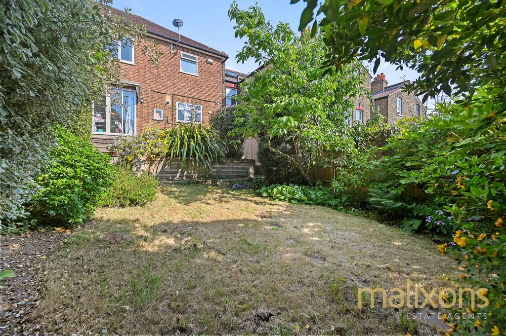Property photo 3 of 11