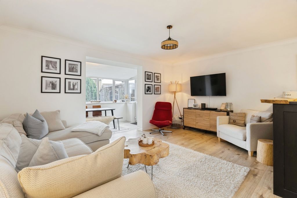 Property photo 2 of 14 Pbox-Img.Jpg